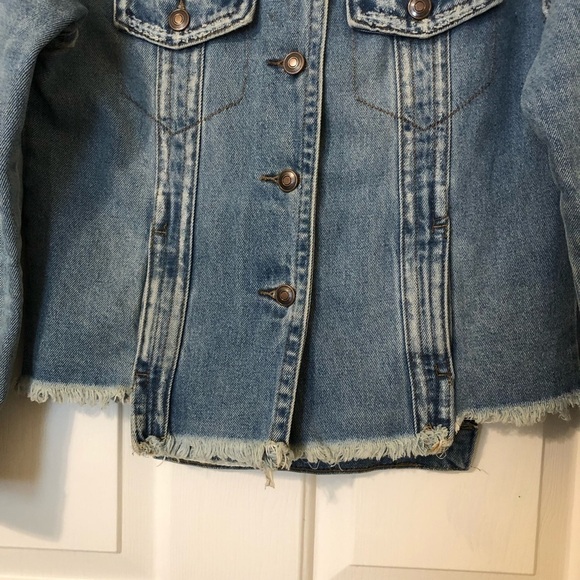 HEARTLOOM Distressed Fringe Denim Jacket Womens Size XS - Picture 3 of 14
